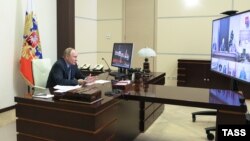 Владимир Путин на онлайн-встрече с членами Совета по правам человека