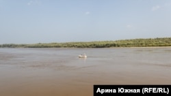 Гульфан Садыков едет за мной, чтобы переправить меня на чепляровкий берег